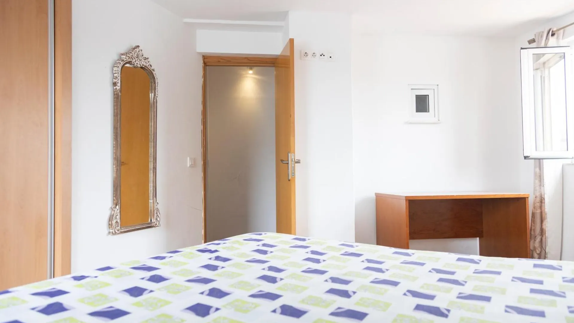 City Center Charm: 1-Bdr Apt In Palmarejo - Lcgr Praia